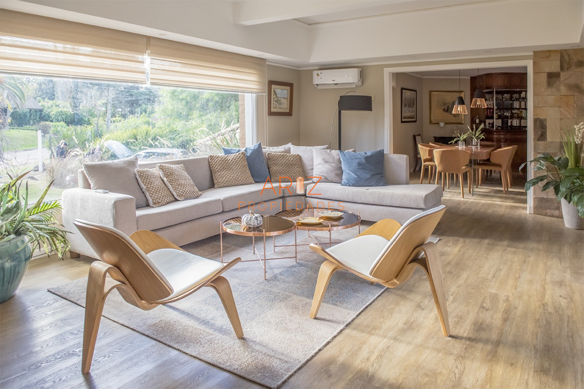 Casa ID.2054 - Casa en Venta de 4 dormitorios en San Rafael , Punta del este 