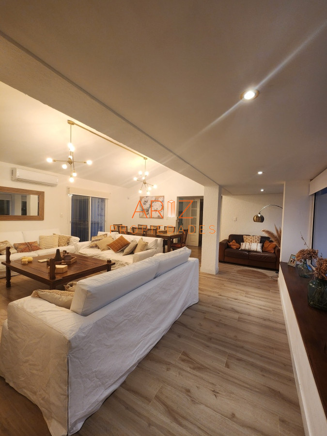 Casa ID.2060 - Casa en Alquiler verano temporada de 4 dormitorios en Playa Mansa , Punta del este , Maldonado 