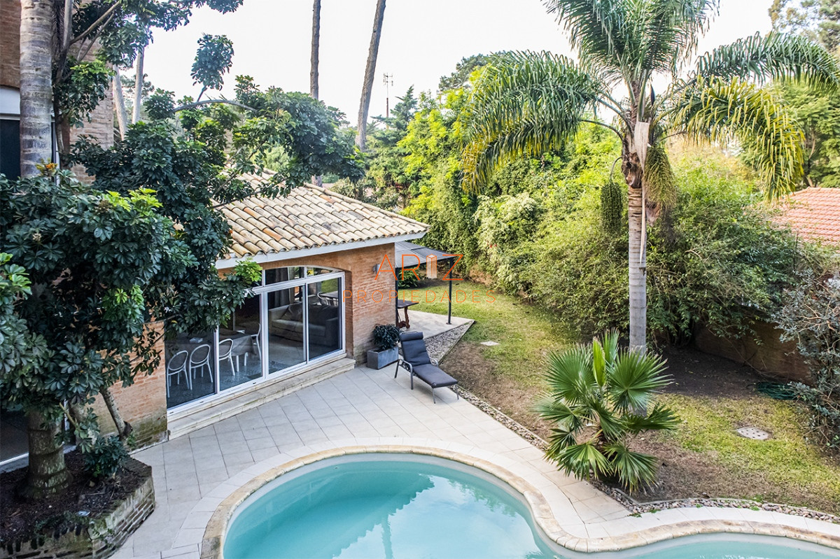 Casa ID.2054 - Casa en Venta de 4 dormitorios en San Rafael , Punta del este 