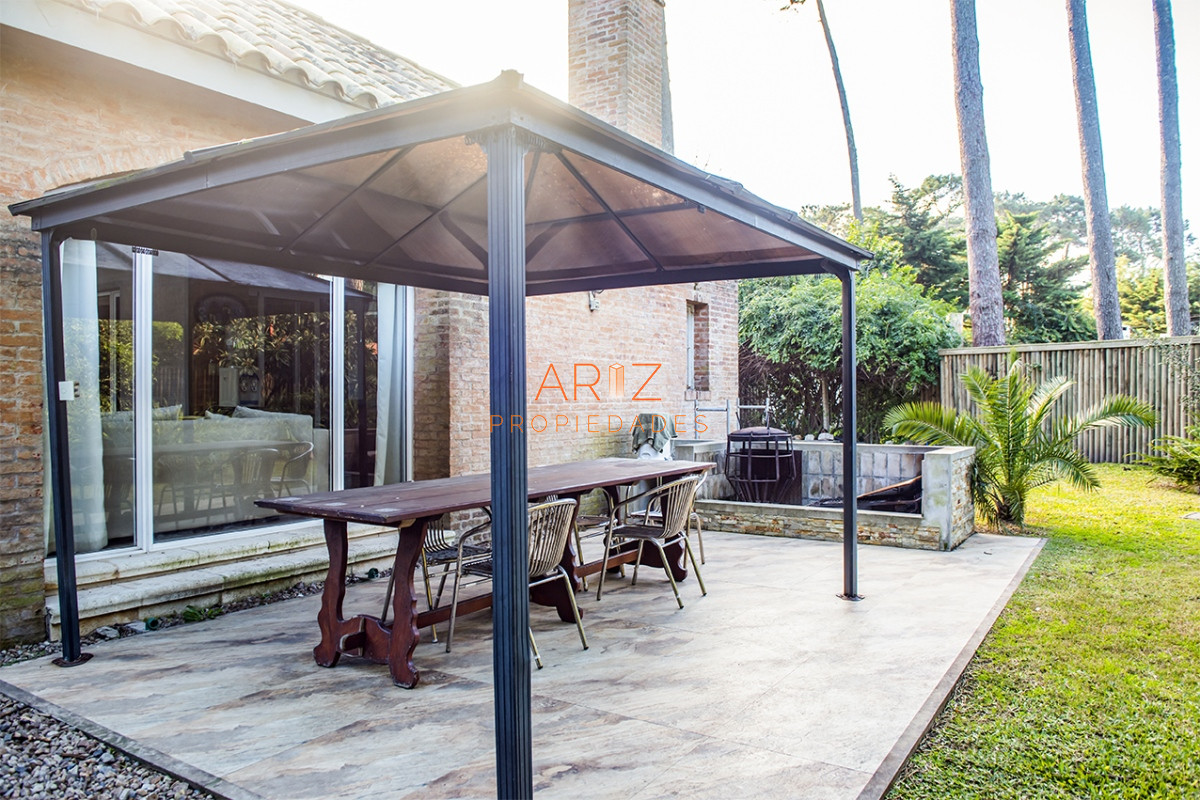 Casa ID.2054 - Casa en Venta de 4 dormitorios en San Rafael , Punta del este 