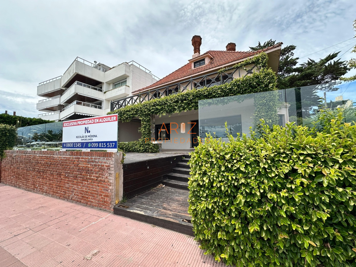 Casa ID.1919 - Casa de gran tamaño ubicada a pasos del Mar ALQUILER!!!