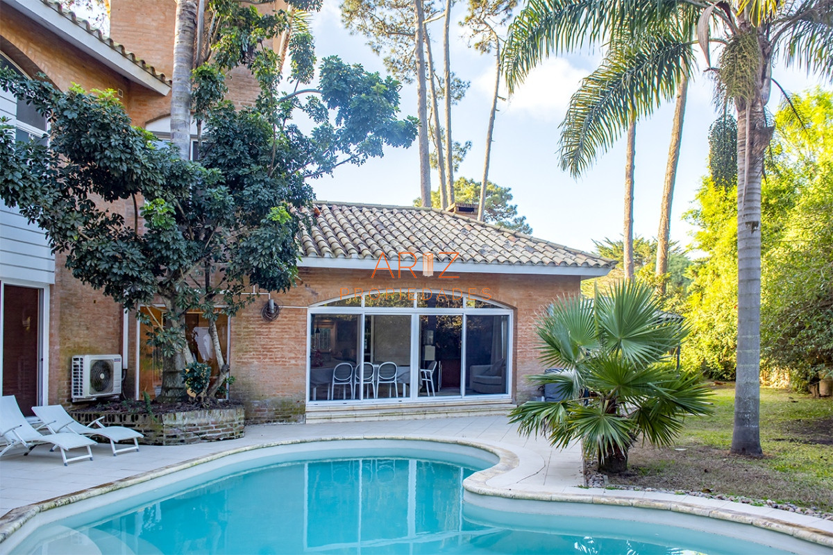 Casa ID.2054 - Casa en Venta de 4 dormitorios en San Rafael , Punta del este 