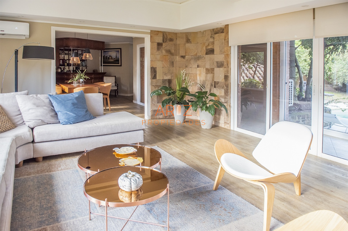 Casa ID.2054 - Casa en Venta de 4 dormitorios en San Rafael , Punta del este 