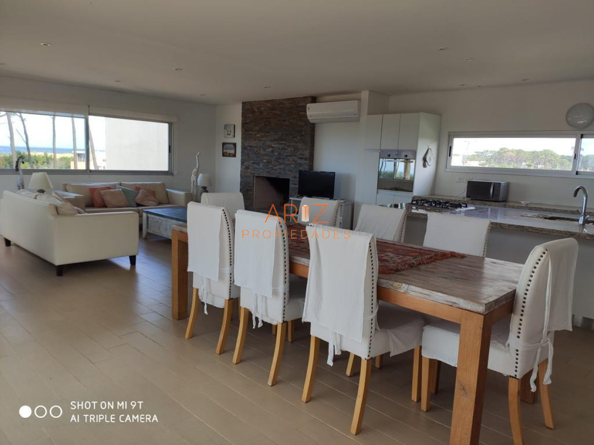 Casa ID.1665 - Casa a la venta en Chihuahua Punta del este 3 Dormitorios y Piscina