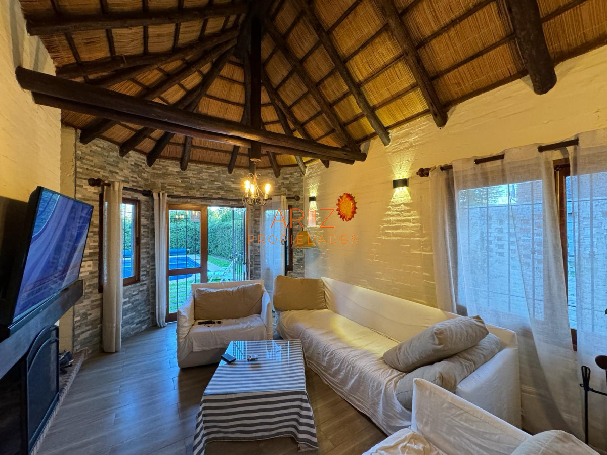 Casa ID.1857 - Vende casa de 3 dormitorios en Pinares, Punta del Este 