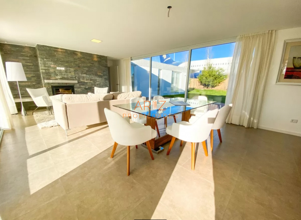 Casa ID.1932 - Venta Casa de 3 dormitorios y 3 Baños en Barrio Privado Punta del Este