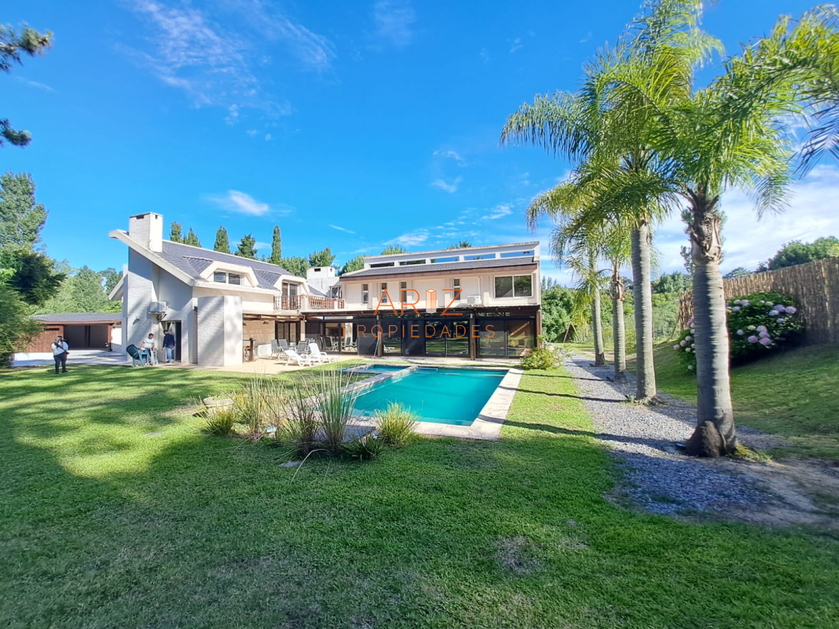 Casa ID.1774 - Espaciosa Casa en Barrio Privado de 6 dorm y piscina en Punta del Este