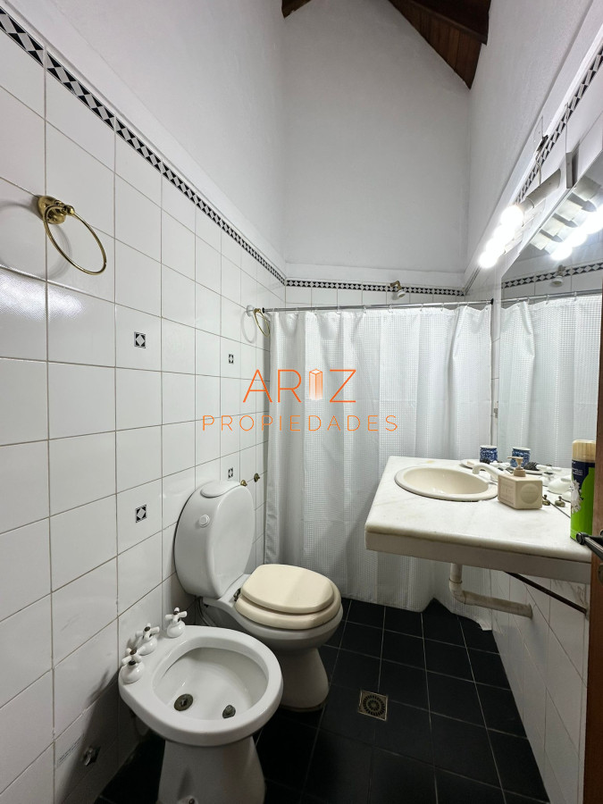 Casa ID.2022 - Vende casa de 4 dormitorios con piscina y gran parque en Golf, Punta del Este
