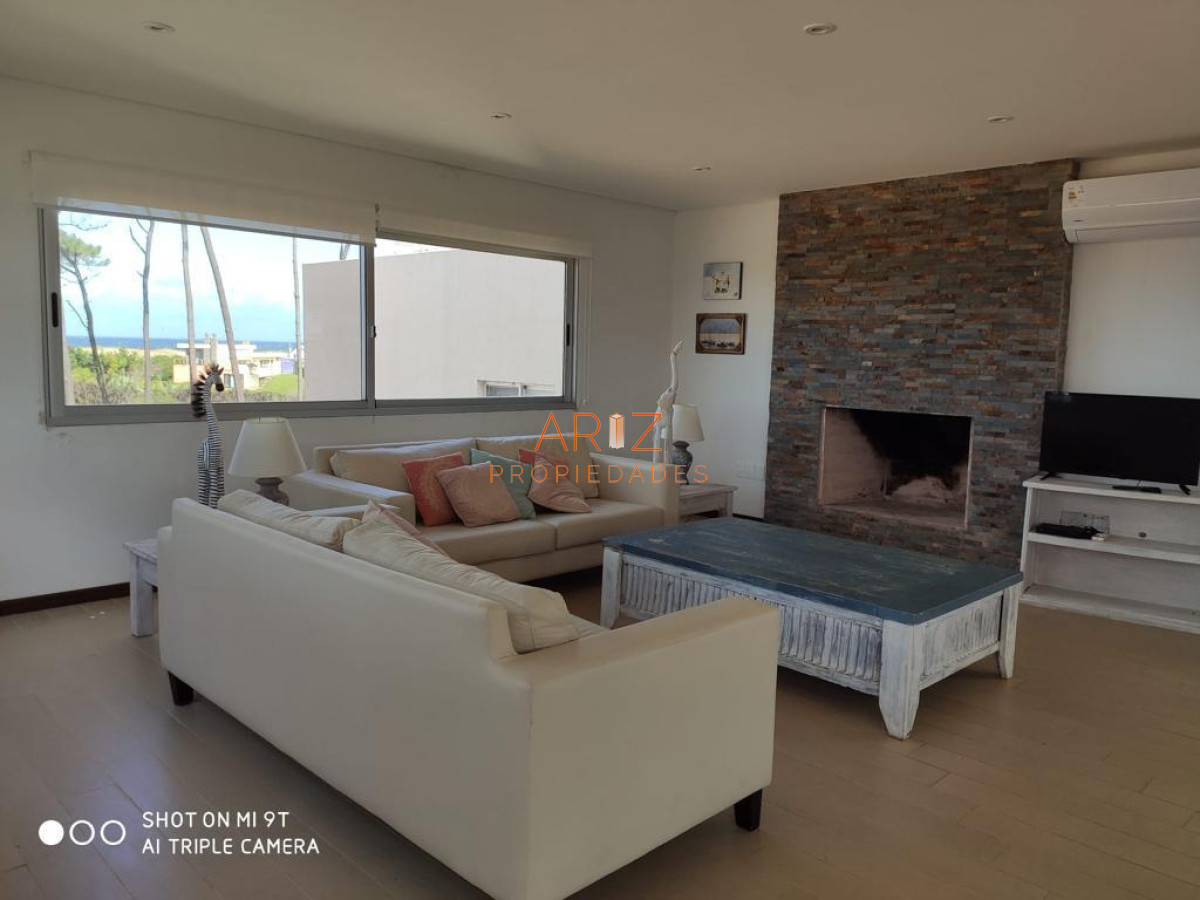 Casa ID.1665 - Casa a la venta en Chihuahua Punta del este 3 Dormitorios y Piscina