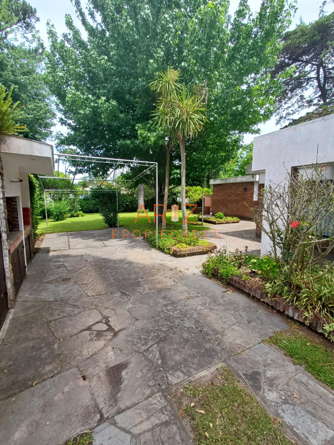 Casa ID.2223 - Vende casa de 3 dormitorios en Cantegril, punta del este preparada para vivir todo el año!