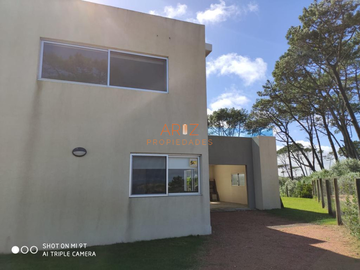Casa ID.1665 - Casa a la venta en Chihuahua Punta del este 3 Dormitorios y Piscina
