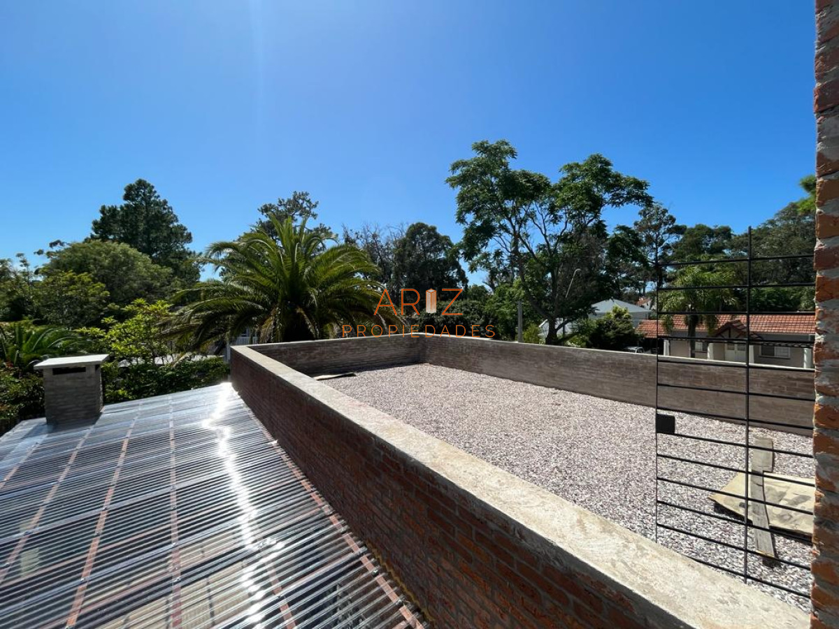 Casa ID.1861 - Casa de 3 dormitorios en Alquiler ANUAL en Playa Brava , Rincon del Indio , Punta del este 