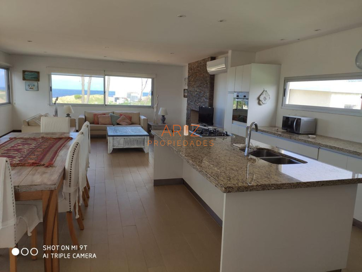 Casa ID.1665 - Casa a la venta en Chihuahua Punta del este 3 Dormitorios y Piscina