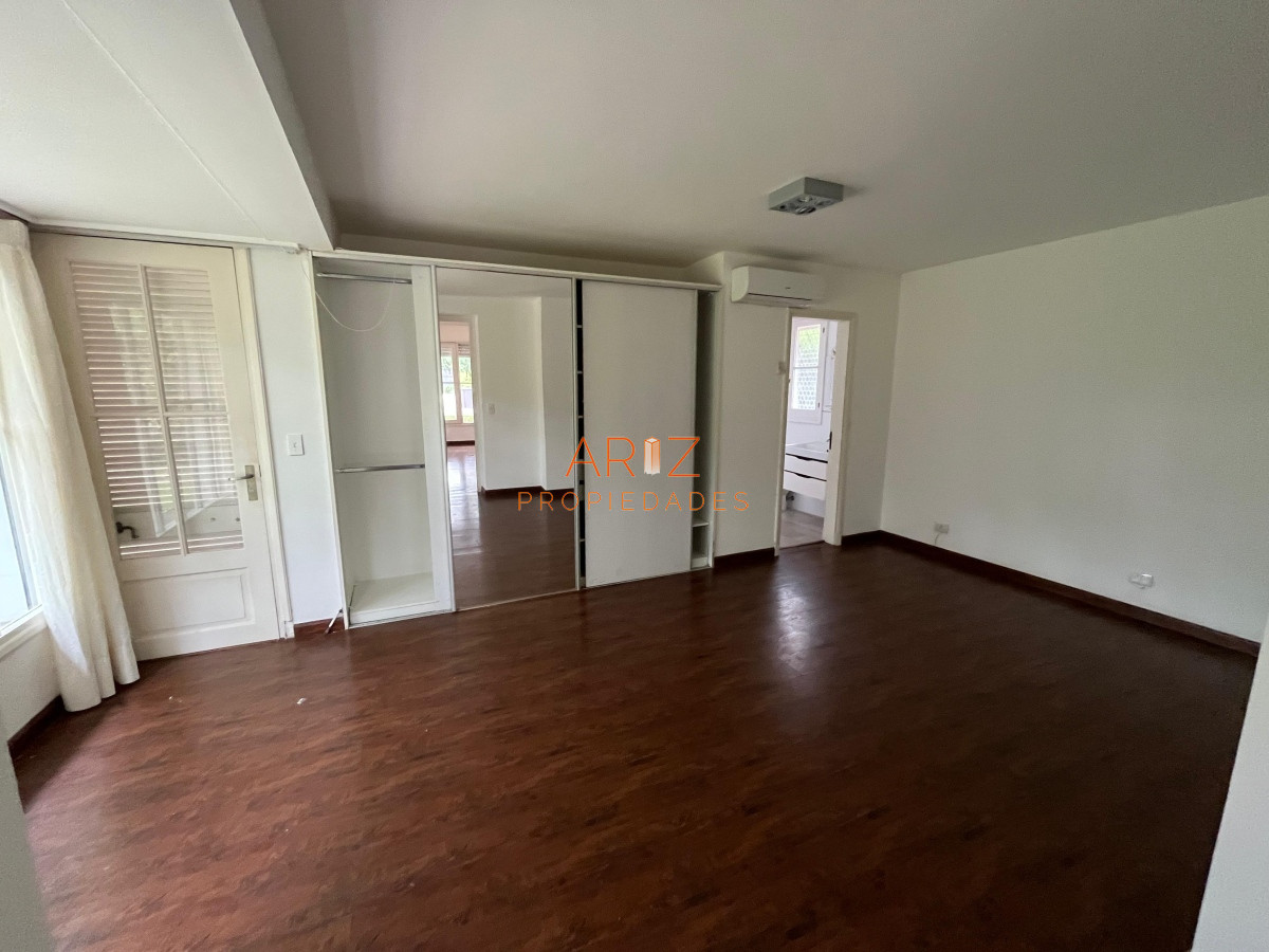 Casa ID.1628 - ALQUILER ANUAL Y VENTA Chalet de 3 dormitorios mas dependencia en zona residencial