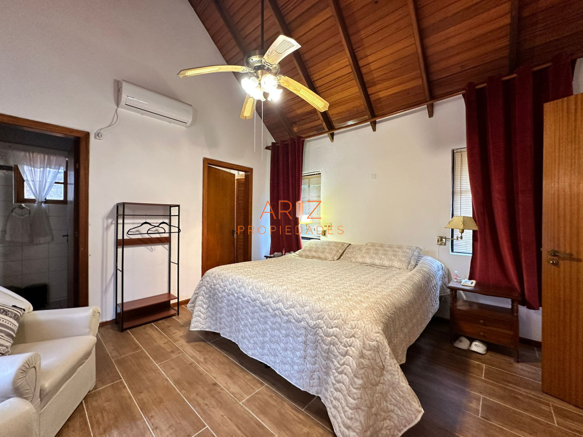 Casa ID.2022 - Vende casa de 4 dormitorios con piscina y gran parque en Golf, Punta del Este
