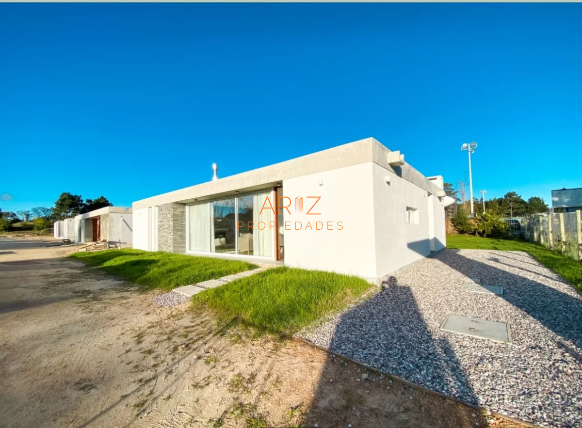 Casa ID.1932 - Venta Casa de 3 dormitorios y 3 Baños en Barrio Privado Punta del Este