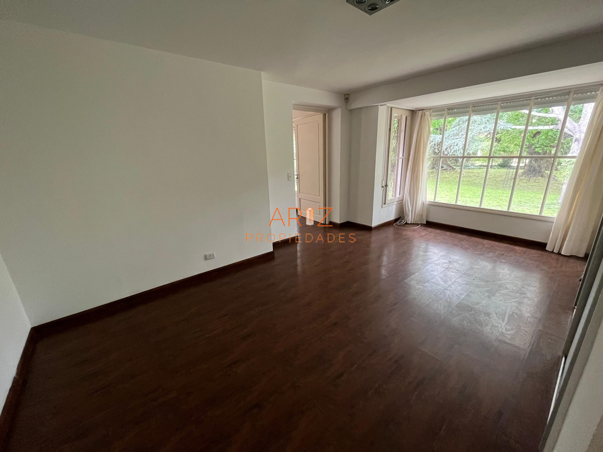 Casa ID.1628 - ALQUILER ANUAL Y VENTA Chalet de 3 dormitorios mas dependencia en zona residencial