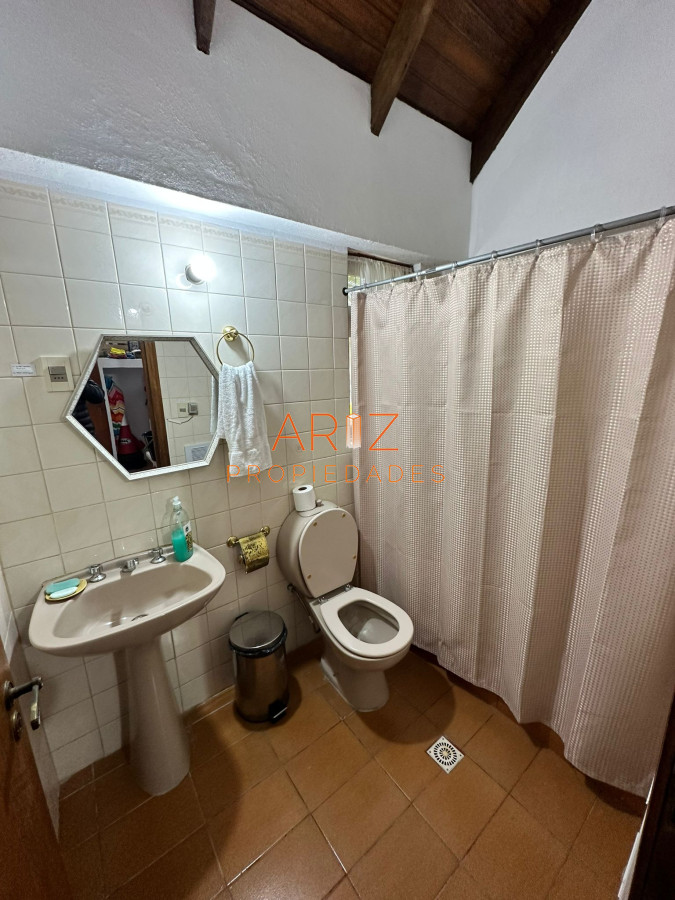 Casa ID.2022 - Vende casa de 4 dormitorios con piscina y gran parque en Golf, Punta del Este