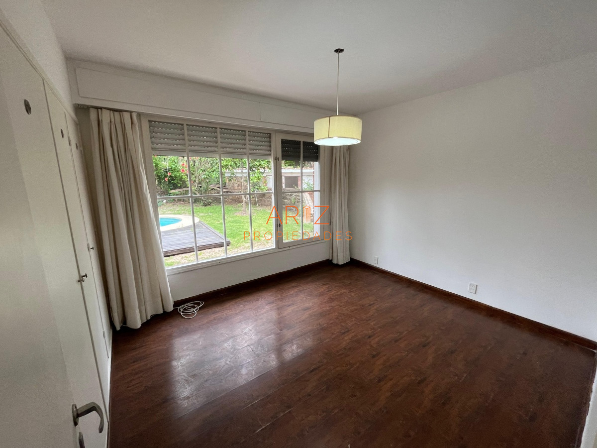 Casa ID.1628 - ALQUILER ANUAL Y VENTA Chalet de 3 dormitorios mas dependencia en zona residencial