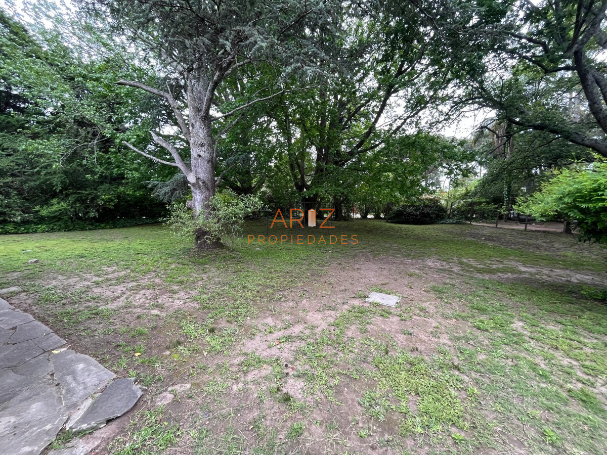 Casa ID.1628 - ALQUILER ANUAL Y VENTA Chalet de 3 dormitorios mas dependencia en zona residencial