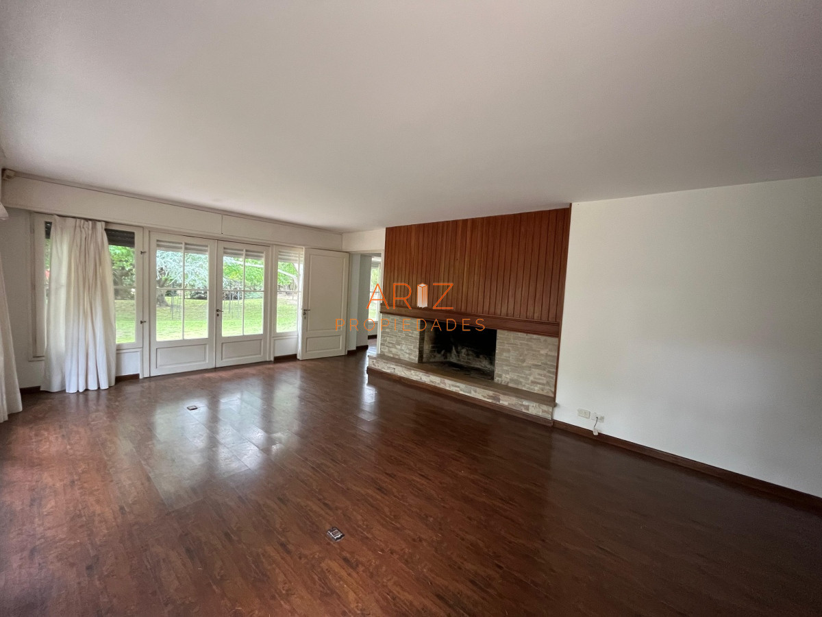 Casa ID.1628 - ALQUILER ANUAL Y VENTA Chalet de 3 dormitorios mas dependencia en zona residencial
