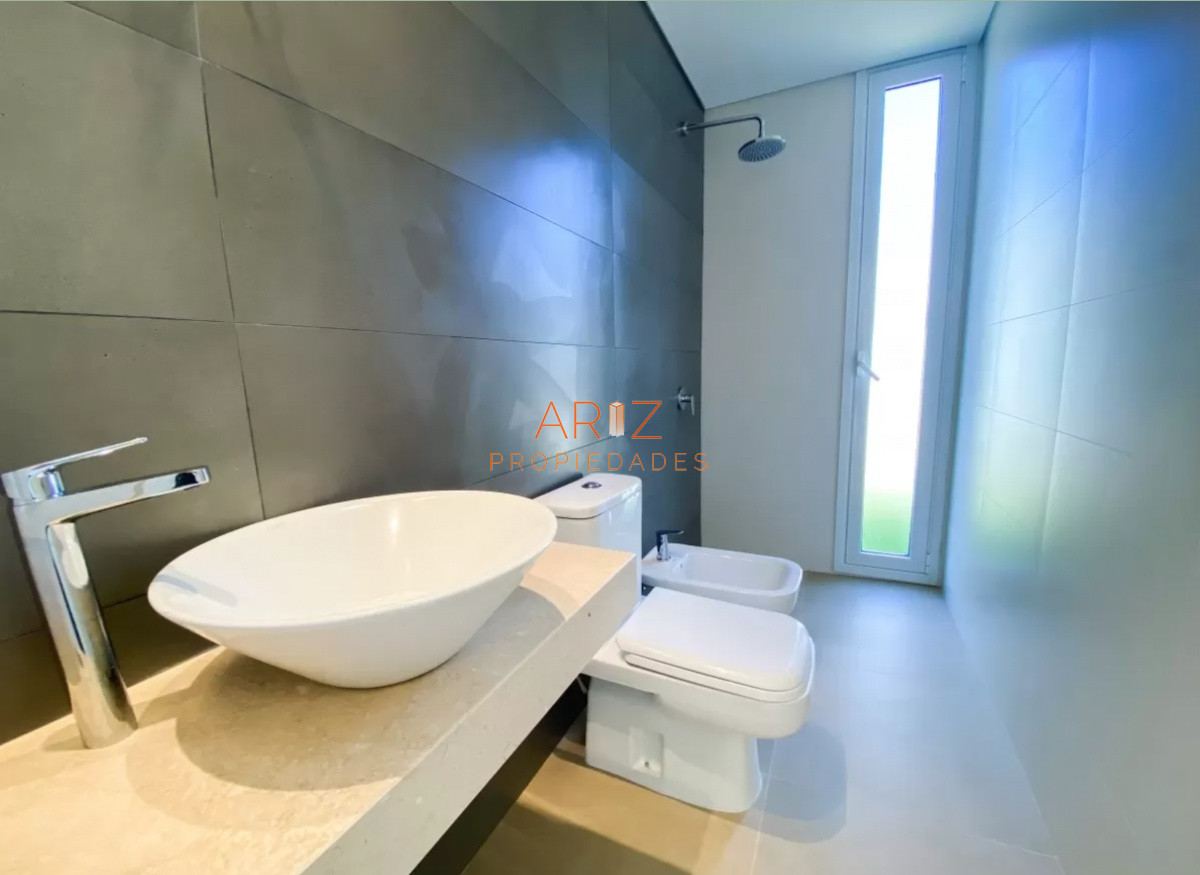 Casa ID.1932 - Venta Casa de 3 dormitorios y 3 Baños en Barrio Privado Punta del Este