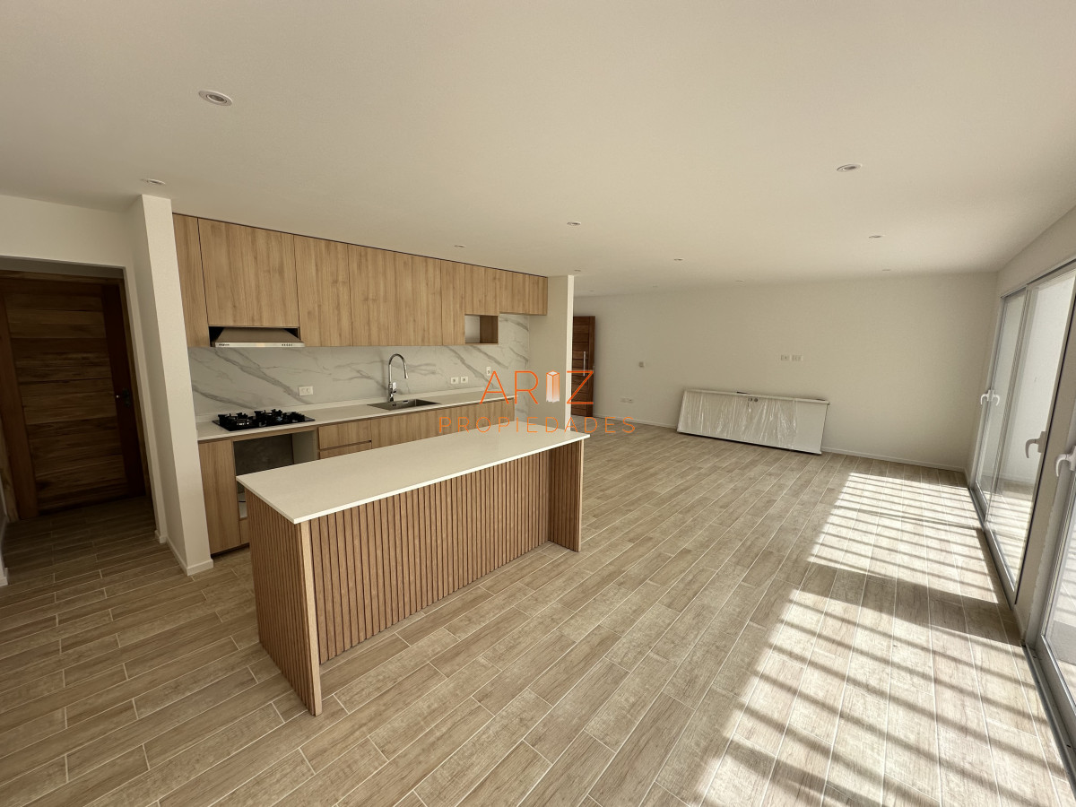 Casa ID.2437 - Vende casa de 3 dormitorios a estrenar, Punta del Este