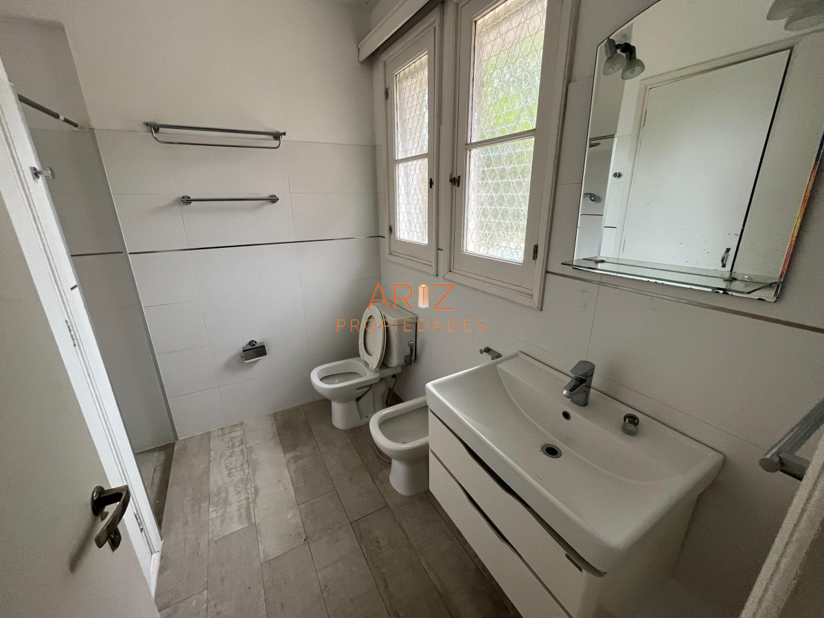 Casa ID.1628 - ALQUILER ANUAL Y VENTA Chalet de 3 dormitorios mas dependencia en zona residencial