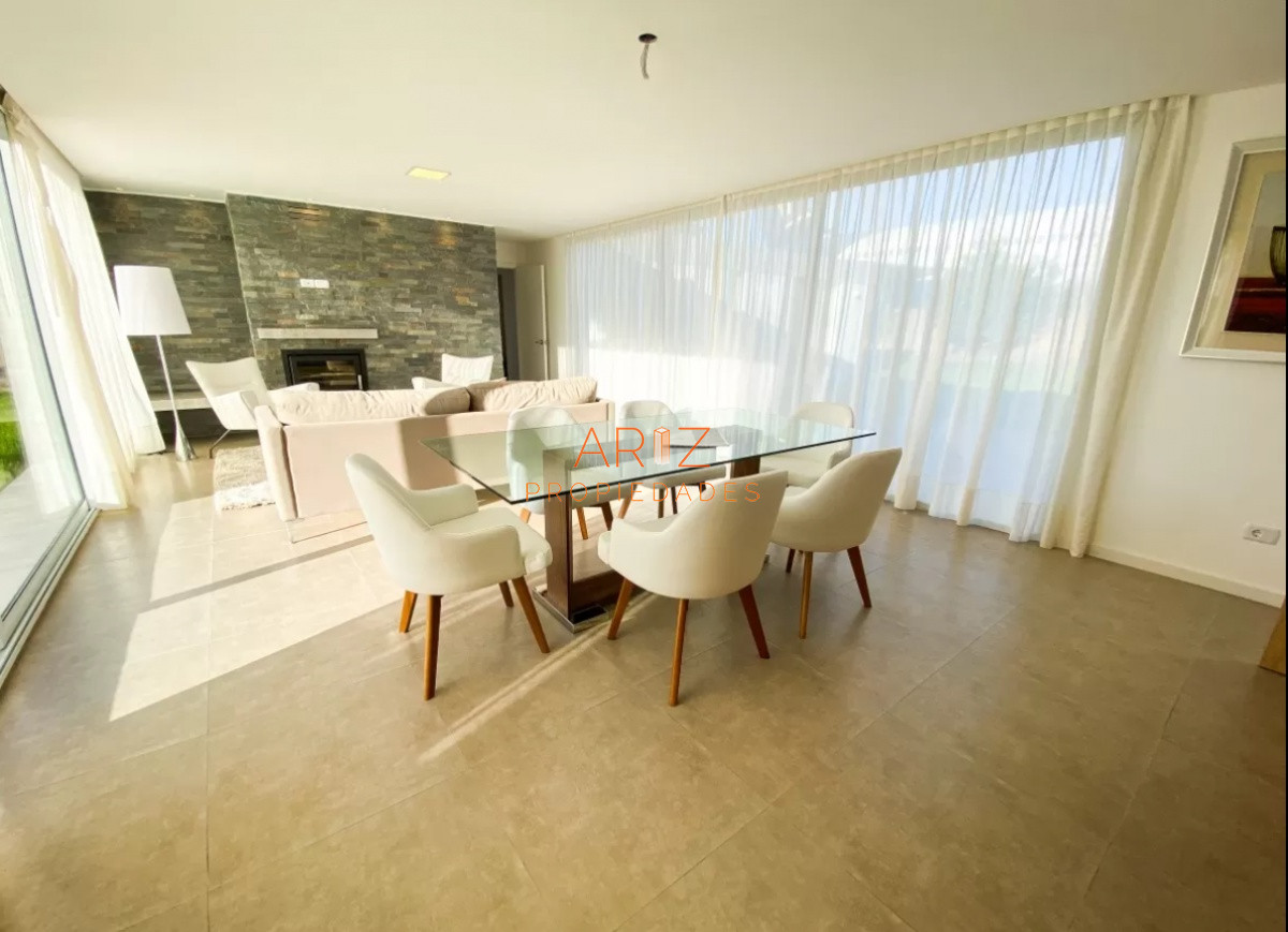 Casa ID.1932 - Venta Casa de 3 dormitorios y 3 Baños en Barrio Privado Punta del Este