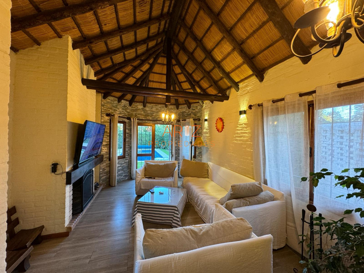 Casa ID.1857 - Vende casa de 3 dormitorios en Pinares, Punta del Este 