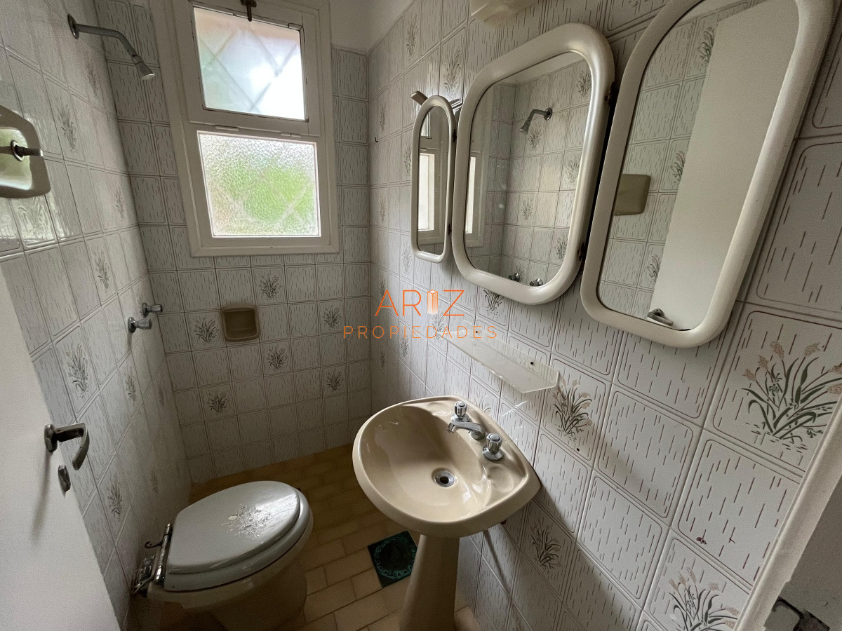 Casa ID.1628 - ALQUILER ANUAL Y VENTA Chalet de 3 dormitorios mas dependencia en zona residencial