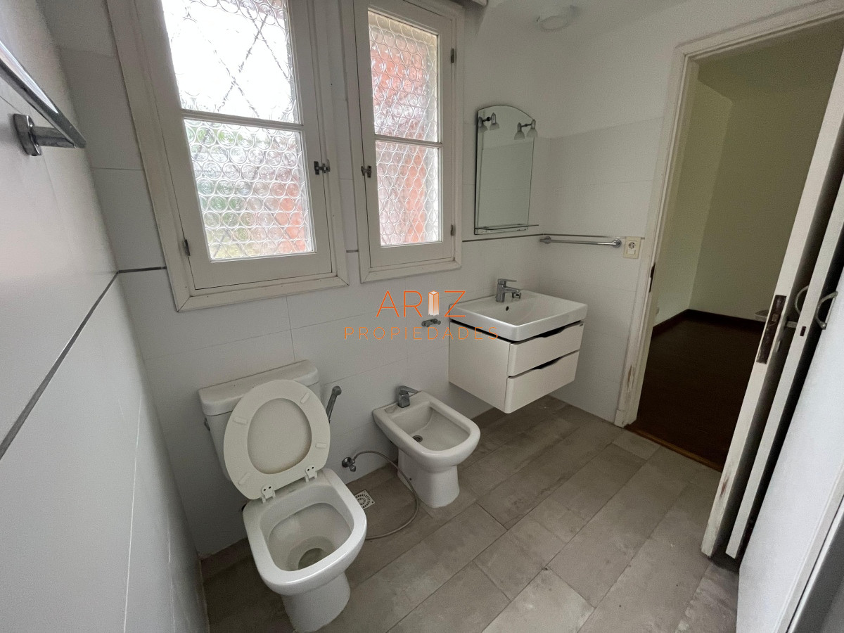 Casa ID.1628 - ALQUILER ANUAL Y VENTA Chalet de 3 dormitorios mas dependencia en zona residencial