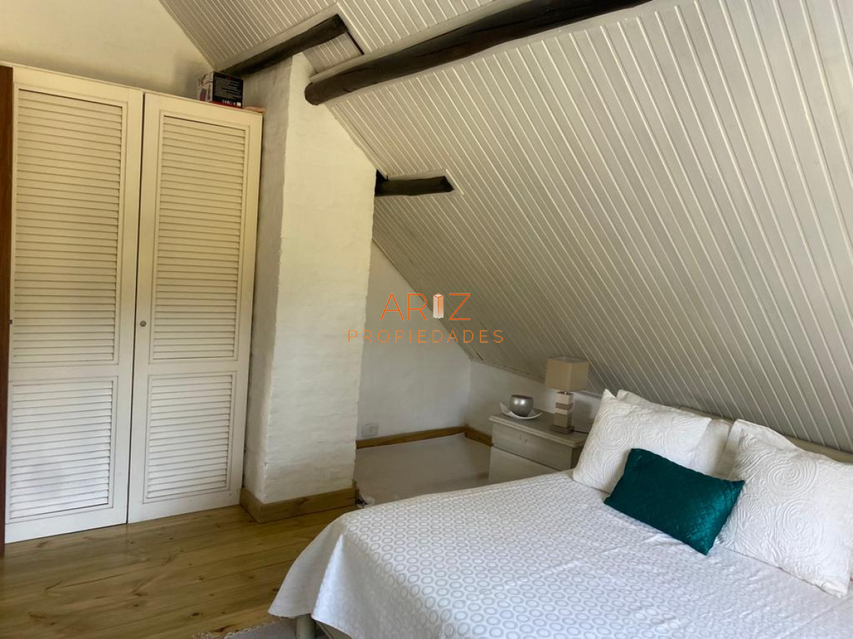 Casa ID.1940 - Excelente propiedad en venta en zona tranquila. 3 dormitorios.
