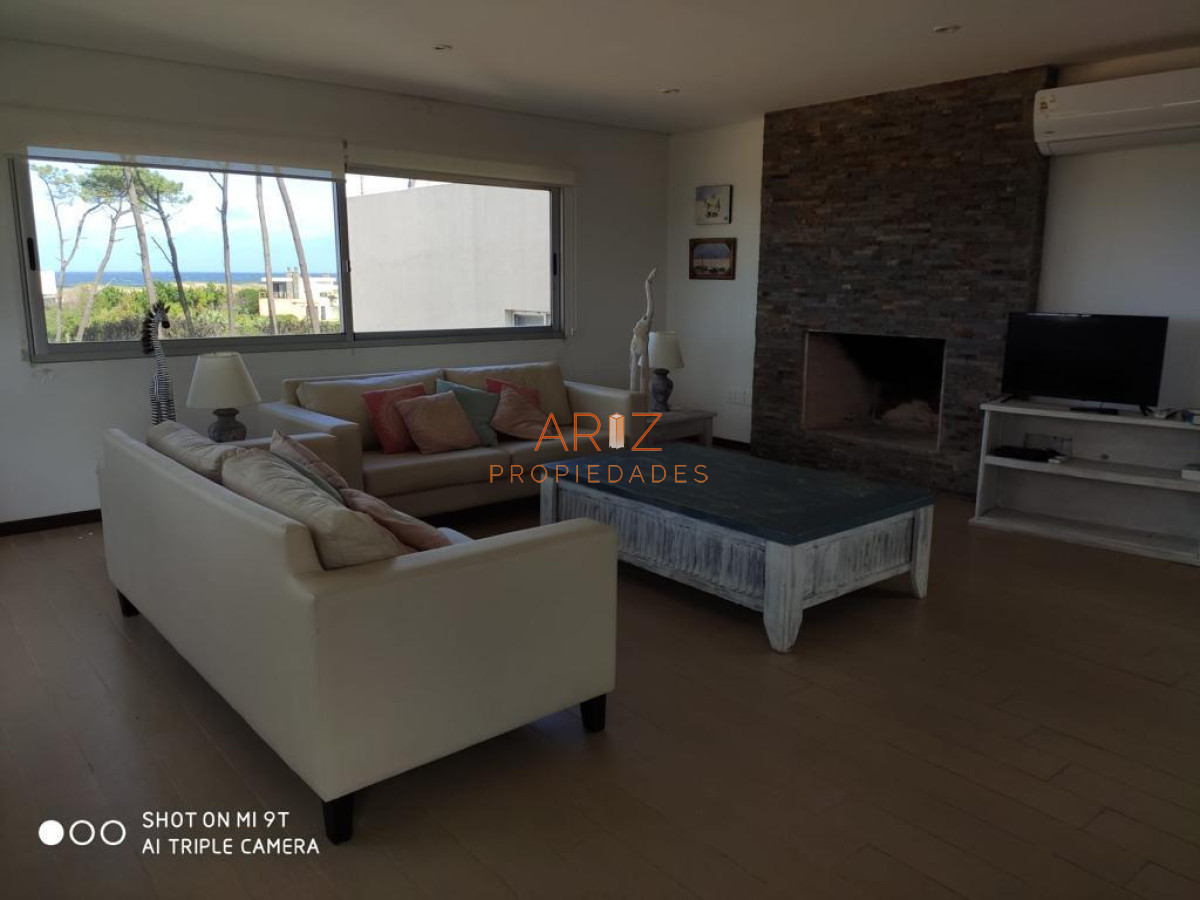 Casa ID.1665 - Casa a la venta en Chihuahua Punta del este 3 Dormitorios y Piscina
