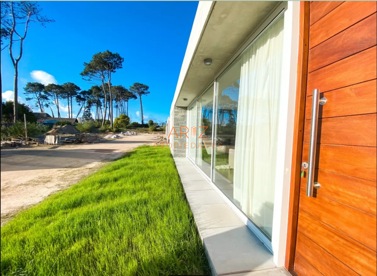 Casa ID.1932 - Venta Casa de 3 dormitorios y 3 Baños en Barrio Privado Punta del Este