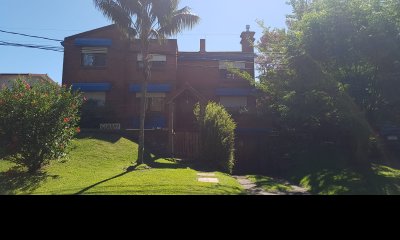 Chalet de 5 dormitorios en venta en Pinares, Punta del Este