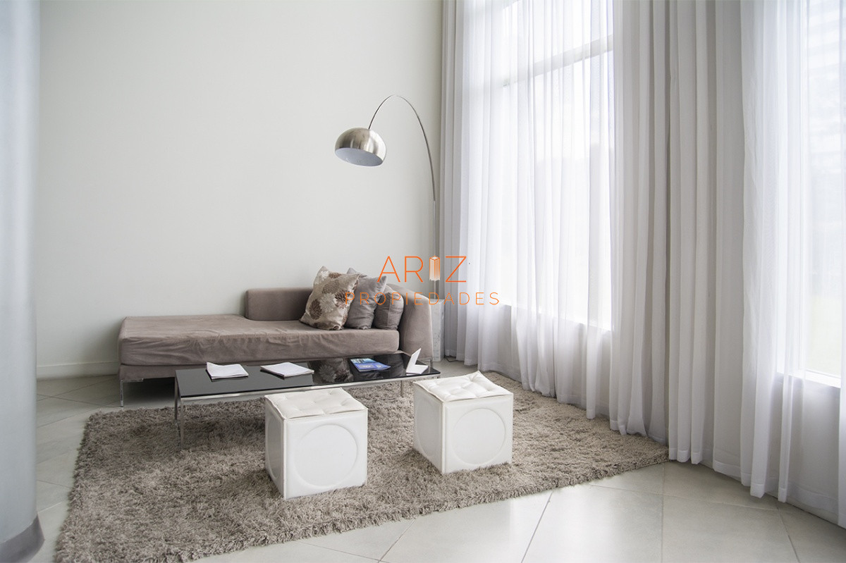 Apartamento ID.1899 - Apartamento en Venta de 3 dormitorios a Cuadras del Mar , Punta del este