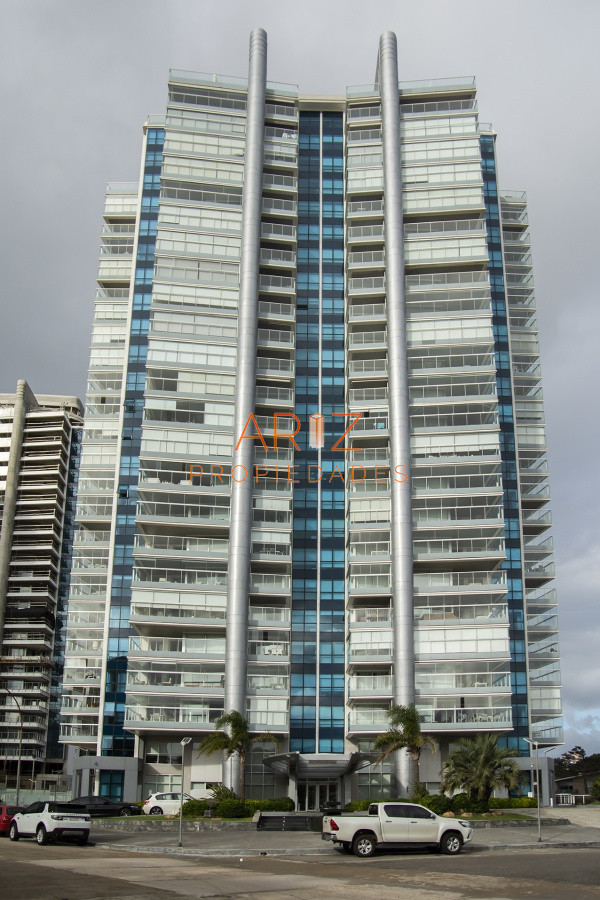 Apartamento ID.2134 - MIAMI BOULEVARD, PUNTA DEL ESTE, PLAYA MANSA, DOS DORMITORIOS , PRIMERAS PARADAS 