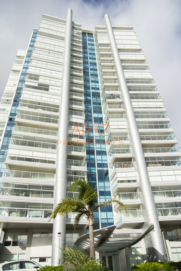 Apartamento ID.2134 - MIAMI BOULEVARD, PUNTA DEL ESTE, PLAYA MANSA, DOS DORMITORIOS , PRIMERAS PARADAS 