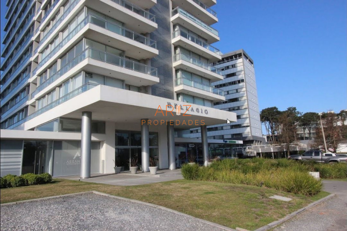 Apartamento ID.1669 - Vende apartamento de 2 dormitorios en Bellagio Tower, Punta del Este 