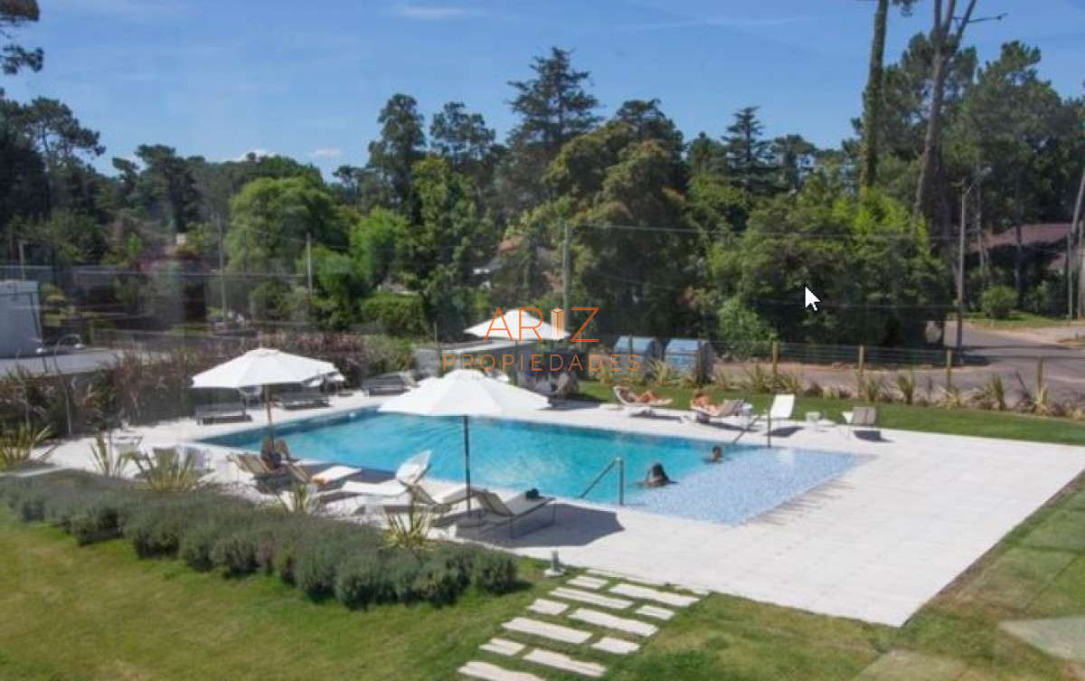 Apartamento ID.1669 - Vende apartamento de 2 dormitorios en Bellagio Tower, Punta del Este 