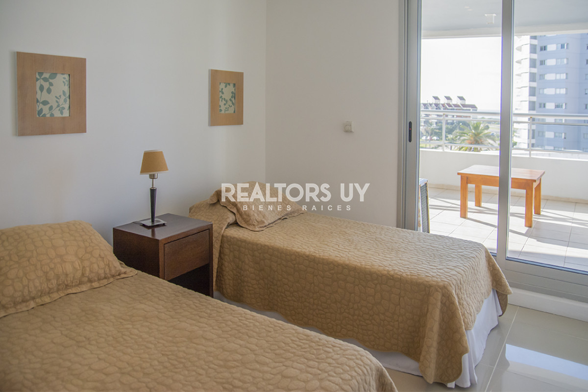 Apartamento ID.235 - Excelente departamento en venta, 3 dormitroios. Punta del Este