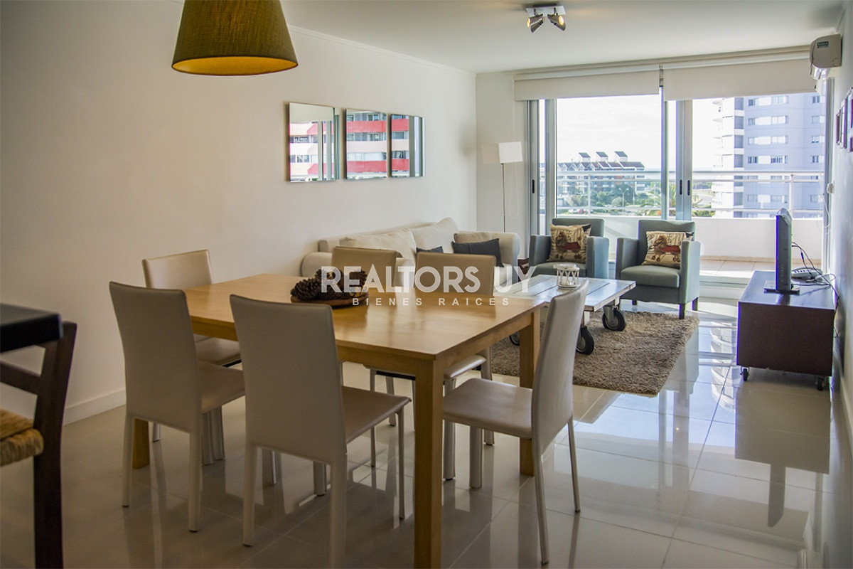 Apartamento ID.235 - Excelente departamento en venta, 3 dormitroios. Punta del Este