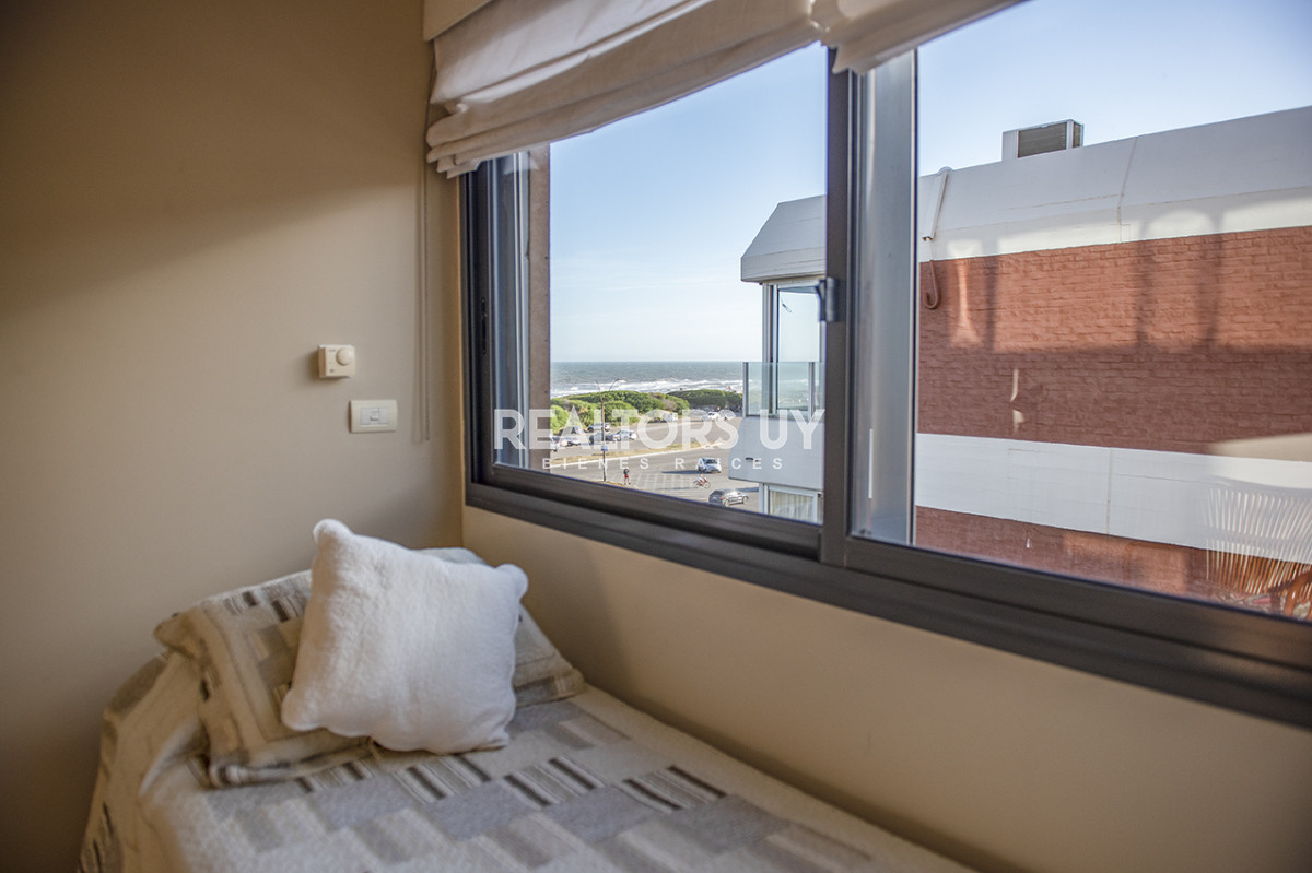 Apartamento ID.459 - Apartamento Penthouse, frente al mar, playa brava, 3 dormitorios con hermosa vista