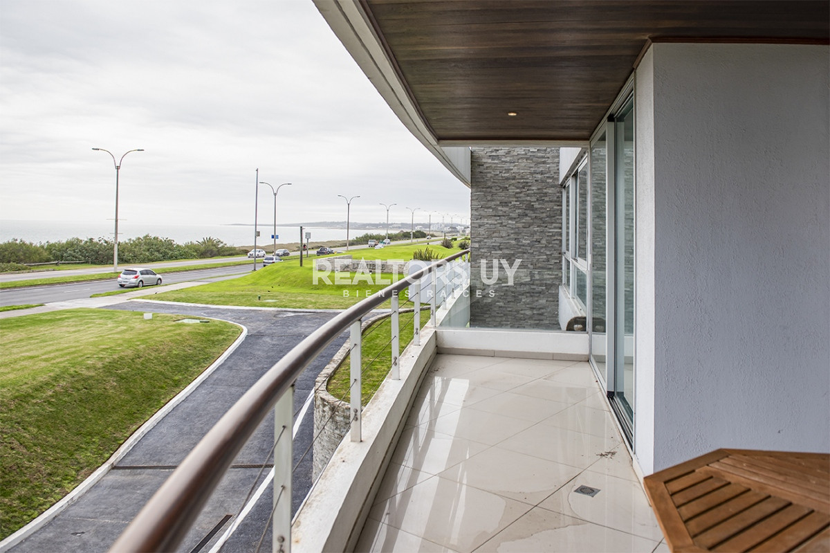 Apartamento ID.167 - Departamento de 3 dormitorios en venta. Gran Oportunidad en Mansa.