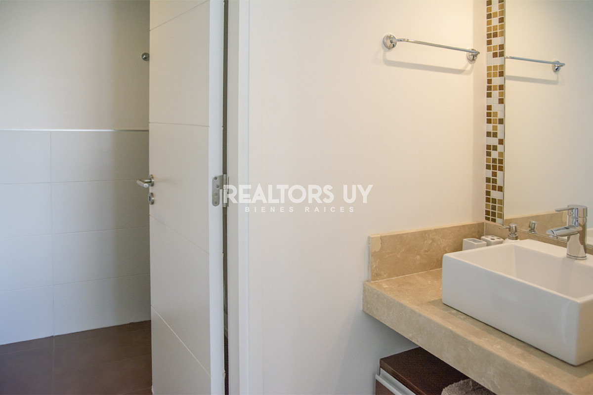 Apartamento ID.235 - Excelente departamento en venta, 3 dormitroios. Punta del Este