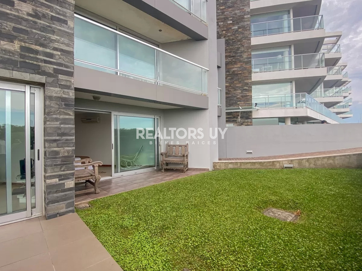 Apartamento ID.460 - Vende impecable departamento, comodo e iluminado de 3 dormitorios en Peninsula..