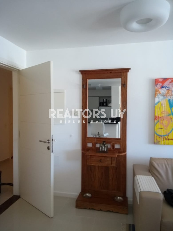Apartamento ID.493 - Vende apartamento de 2 dormitorios y medio, Punta del Este 