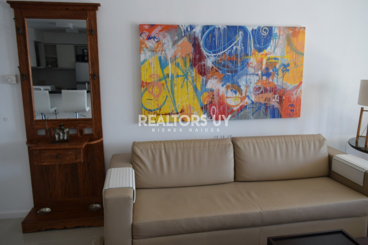 Apartamento ID.493 - Vende apartamento de 2 dormitorios y medio, Punta del Este 