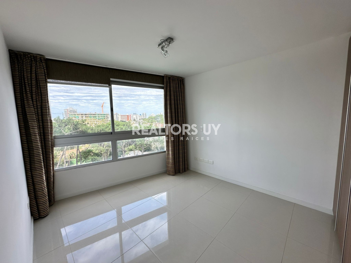 Apartamento ID.234 - Vende apartamento de 3 dormitorios en Gala Vista, Punta del Este 